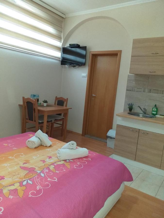 Sun City Apartments Trebinje Buitenkant foto