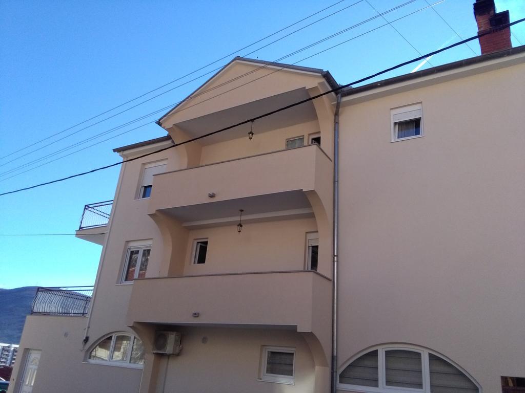 Sun City Apartments Trebinje Buitenkant foto