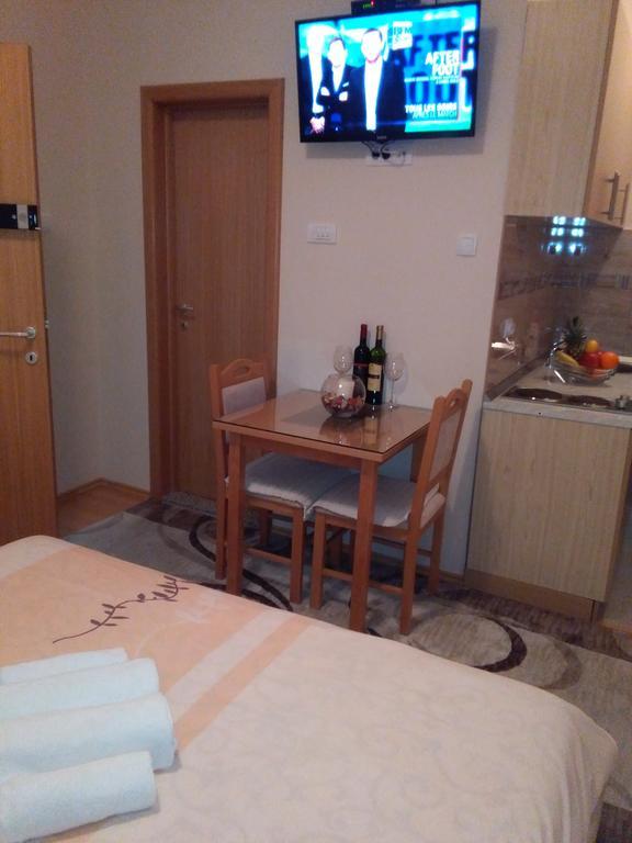 Sun City Apartments Trebinje Buitenkant foto